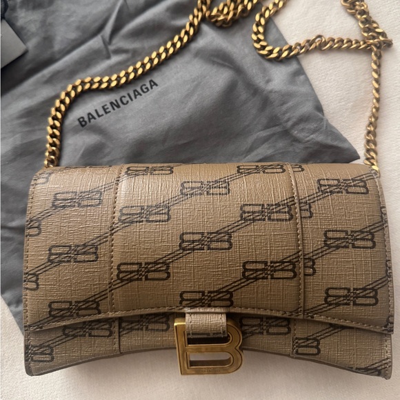 Balenciaga Hourglass Wallet in Chain Bag - AUTHENTIC - Picture 4 of 8